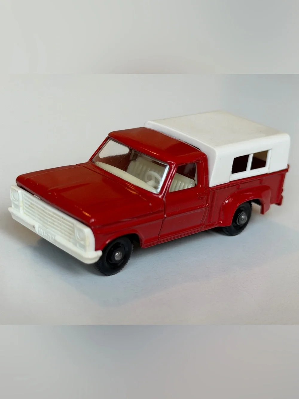 Vintage Matchbox No 6 Ford Pick Up Truck Red with White Canopy Lesney England